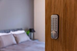 Modern Fully Renovated 4 Bedroom