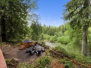 River Idyll - Meredith Lodging - Rhododendron