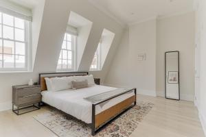 Dupont Circle 2br w wd nr restaurants bars WDC-738