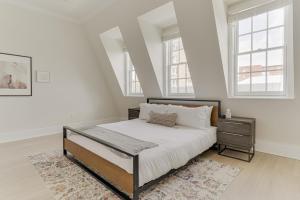 Dupont Circle 2br w wd nr restaurants bars WDC-738