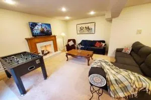 Quiet and spacious 2 bedroom private unit - Thornhill