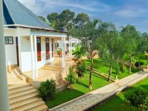 Hellens Riverside villas