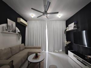 Country Garden Danga Bay Sea View Large Apartment