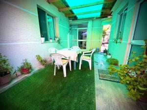 Family Room with Garden Parking included 3 min from Main Square