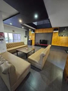 Jihye Pool Villa E - Anunas