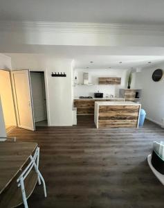 Appartements Spacieux T3 aiguebelle : photos des chambres