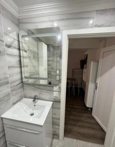 Appartements Spacieux T3 aiguebelle : Appartement 2 Chambres