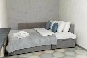 2 кімнатні квартири на Каштановій Алеї. Мережа AlexApartments. Безконтатне заселення 24/7 - Petrovka