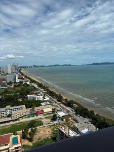 Luxury Seaview Condo on the 23rd Floor