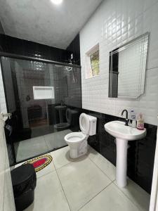 Quarto Grande Com Banheiro Privativo em OP