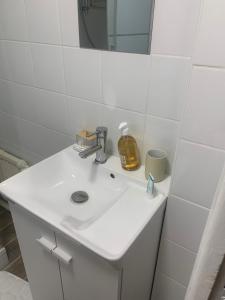 Studio Porte Maillot