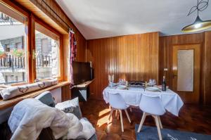 Snowflakes Retreat - Roomy Apartment with a view & Relax Solarium CIR 0133