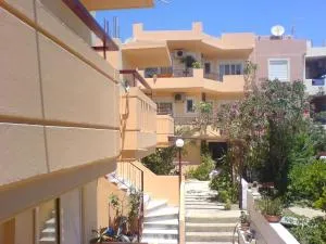 Leonidas Rooms - 普拉塔尼亚斯