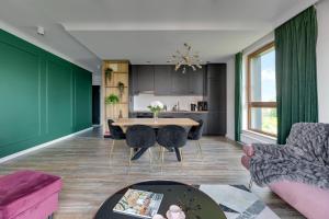 Front Park Apartments with Parking by Lion Apartments