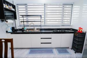 Executive 1 bedroom apartment in Nairobi opposite 24hr mall!