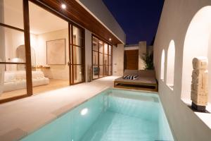 New Luxury Tropical Villa Canggu
