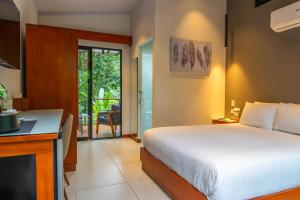 Tifakara Boutique Hotel & Birding Oasis