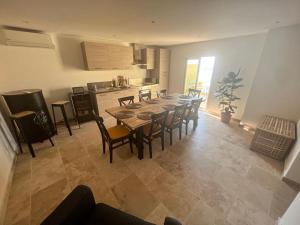 Entre les citronniers et la mer