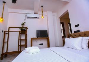 Sakura Surf Lanka Hotel & Restaurant