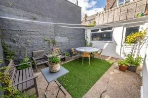 Lovely main door 1 bedroom holiday flat with patio - 斯通黑文