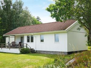 6 person holiday home in KUNGSHAMN