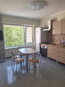 Rent Olamit