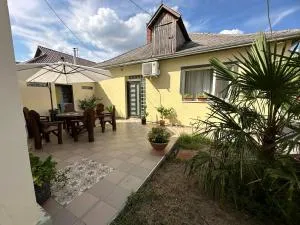 Zöld Kakas Vendégház - 拜赖焦新村