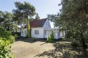 Summer house close to the beach with 12 beds - Ljunghusen