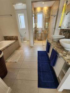 Eden Island House - Onyx