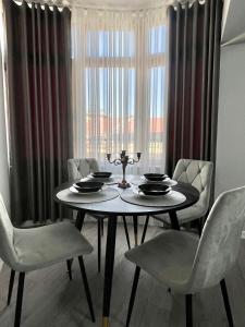 Cozy Urban Apartment