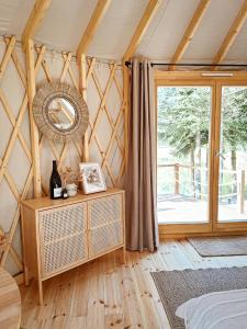 Jurta w Dolinie Sanu