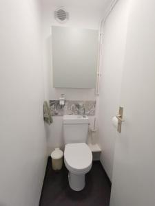 Appartements T2, vue mer panoramique, 2 min a pied de la plage : photos des chambres