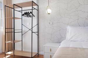 Modern Apartment by CM Properties