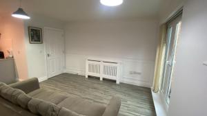 2 bed modern flat
