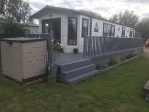 Beautiful 2 bedroom caravan on Billing Aquadrome - Houghton