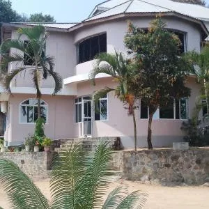 Nyanyama Resort - 姆万扎