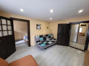 Charming Rock Apartment 