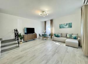 Seafront duplex villas sea view and spacious gardens