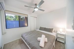 Springfield Breeze - Newly furnished home, Sunny Patio and BBQ