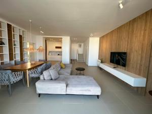 Queens luxury Vila 127 B