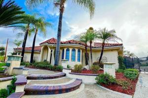 Luxury House 5 bedrooms in West Covina