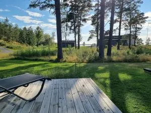 Fridfullt läge, stuga med sjöutsikt - Borgvik