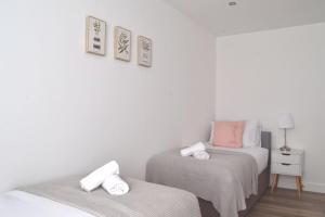 New Flat near Luton Airport FREE PARKING