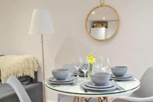 New Flat near Luton Airport FREE PARKING