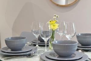 New Flat near Luton Airport FREE PARKING