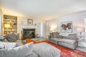 Water-View Home in the Berkshires