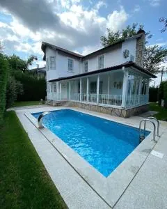 Sapanca'da Havuzlu Villa Sofhan Kırkpınar - 萨卡里亚