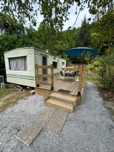 Campings Mobil-home Vintage au bord de la riviere : photos des chambres