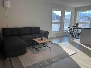 Romslig leilighet på Strandodden - Laukvik