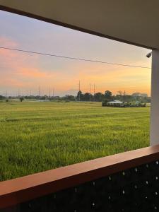 Entire Modern House with ricefield view and private garage